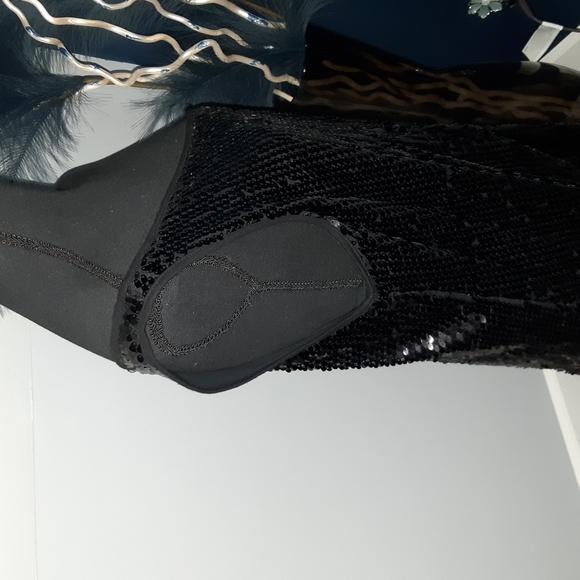 One shoulder sequin black top - Picture 2 of 5